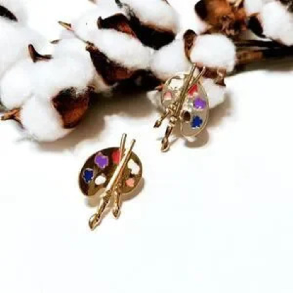 Paint pallet stud earrings? N43